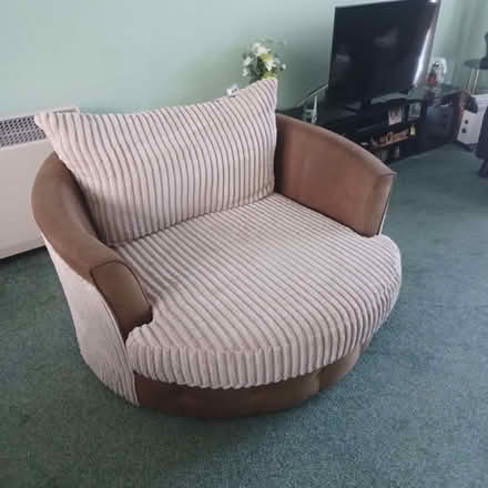 Photo of free Swivel chair. Good condition (Erith DA8) #1