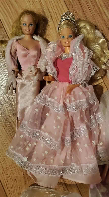 Photo of free Barbies and outfits (80's) (Near Experimental Farm) #4