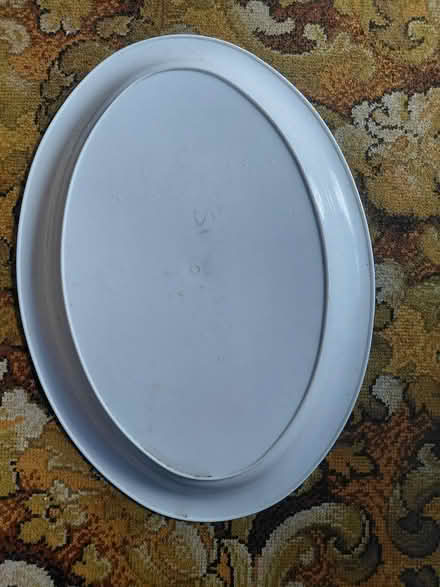 Photo of free Big whiye plastic plate (New haw KT15) #1