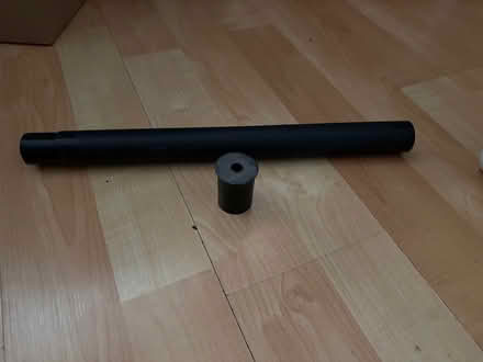 Photo of Posts and feet for shelves (L5L 5P5) #1