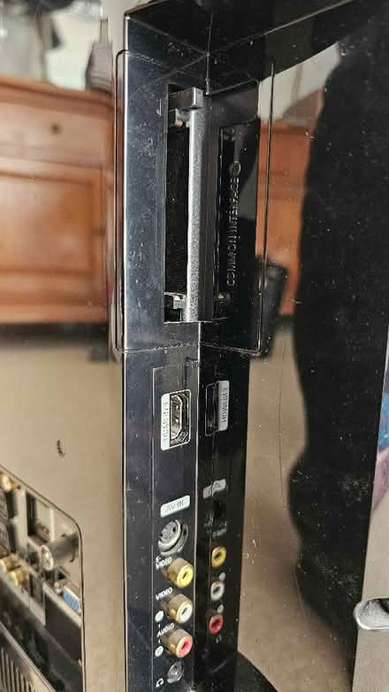 Photo of free And another 32" Samsung LCD TV, works perfectly (Townsend AL3) #4