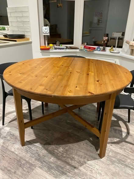 Photo of free 125cm round table, extendable (SE10 9) #1