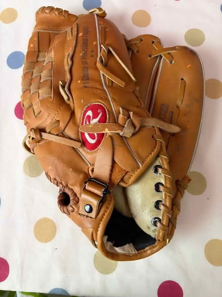 Photo of free Baseball Glove (AB25) #1