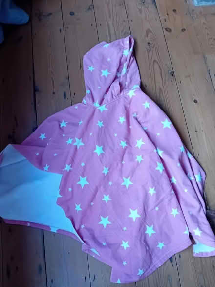 Photo of free Girls Hooded Towel (Belper DE56) #1