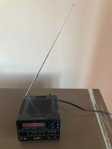 Photo of free LED Display Clock & AM/FM Radio (S10 Crosspool) #2