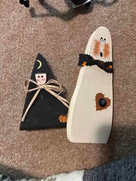 Photo of free Cute wooden Halloween decor (Glen Burnie) #1