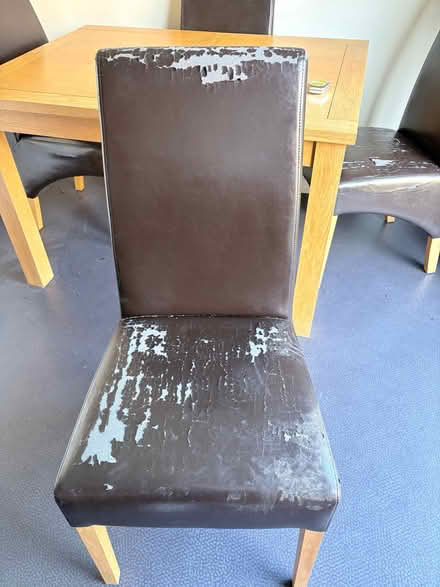 Photo of free Oak extendable dining table and 4 leather chairs (Chellaston DE73) #4