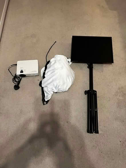 Photo of free Projector, stand and screen (RH15) #2