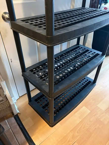 Photo of Posts and feet for shelves (L5L 5P5) #2