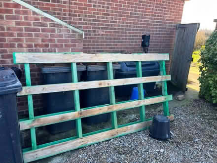 Photo of free Large crate (Whixley HG5) #1