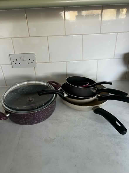 Photo of free Pots and pans (Enfield N13) #1