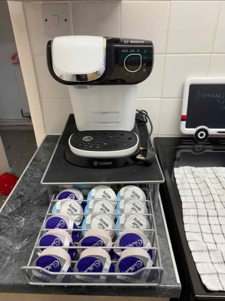 Photo of free Tassimo machine and pod holder (AL4) #1
