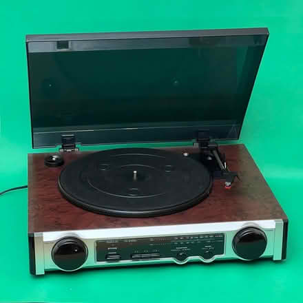 Photo of free Record player/radio (BR6) #1