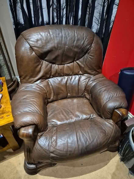 Photo of free 3 piece suite (Brechin DD9) #2