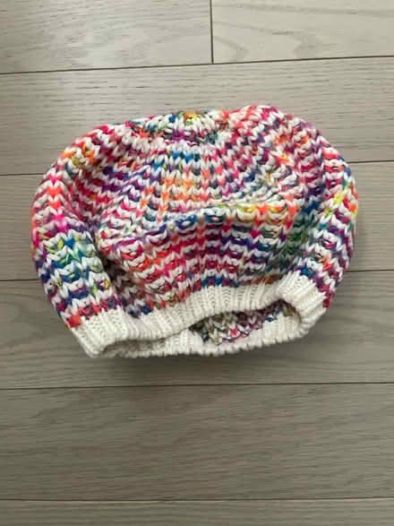 Photo of free Girls sz 8 knit hat (Kennedy/16th in Markham) #1