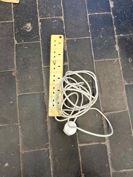 Photo of free 6 socket extension 4.9m cable (Haldens AL6) #1