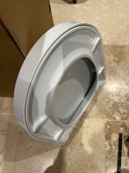 Photo of free Croydex WL601522H Eyre Toilet Seat (Bowerchalke SP5) #1