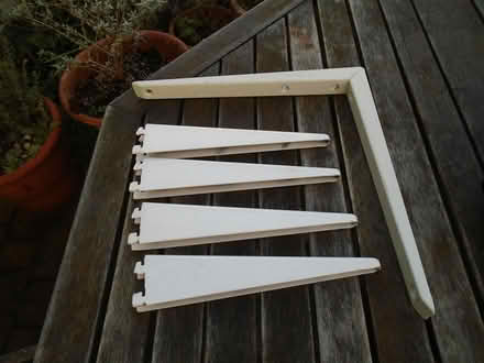 Photo of free Shelf brackets (HR1) #1