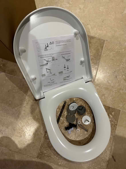 Photo of free Croydex WL601522H Eyre Toilet Seat (Bowerchalke SP5) #2