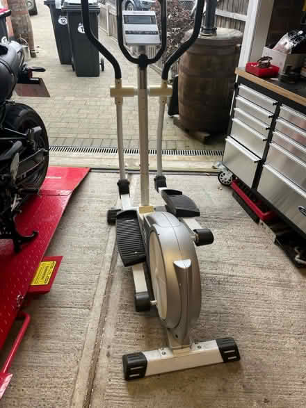 Photo of free Cross Trainer (Leigh On Sea Ss93ss) #2