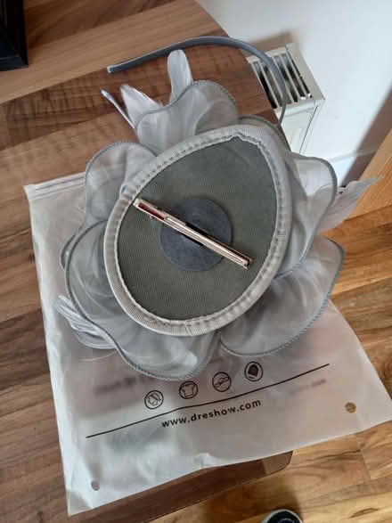 Photo of free Light grey fascinator (Polegate BN26) #2