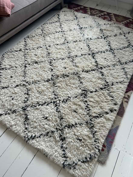 Photo of free Habitat large rug (Reddish SK4) #1