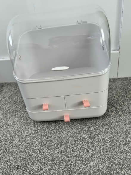 Photo of free Beauty storage (Sandridge AL4) #1