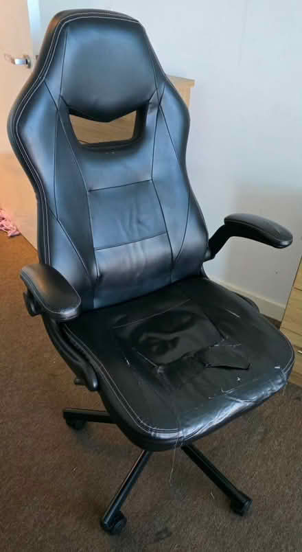 Photo of free Gaming chair (Rotherham S60) #1