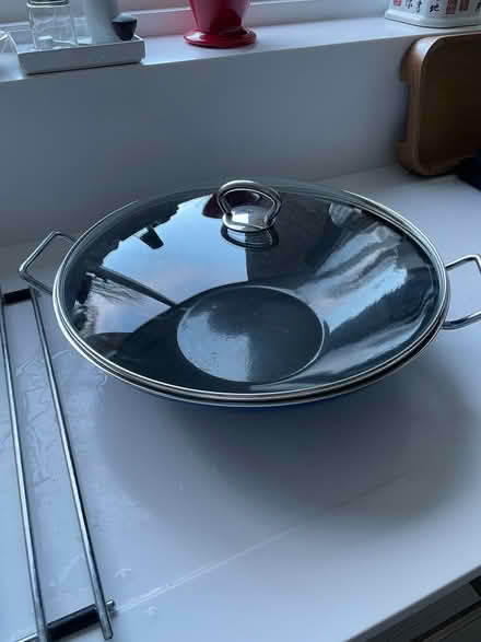 Photo of free wok pan (Richmond TW9) #4