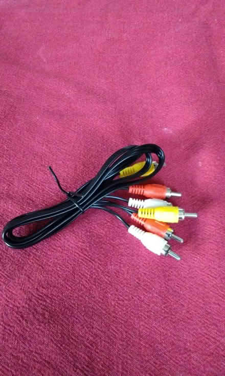 Photo of free Audio cables (HP2 heme Hempstead) #1