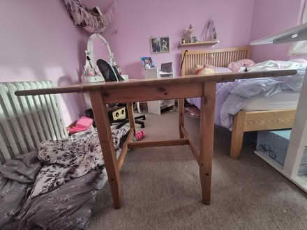 Photo of free Extendable Wooden Table (Ng9 7hb) #4