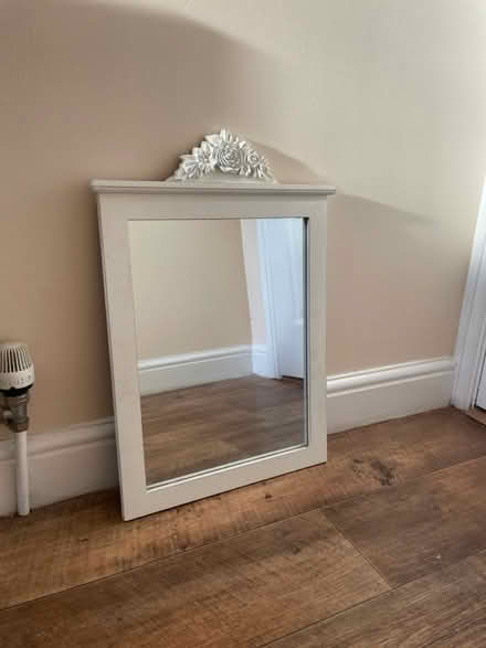 Photo of free Mirror (ware SG12) #1