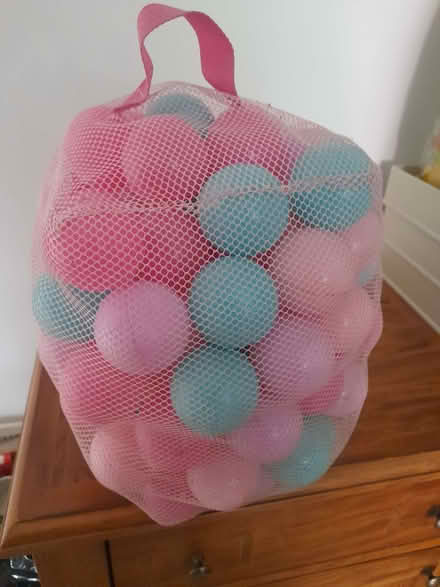 Photo of free Plastic balls for ball pit (GU12) #1