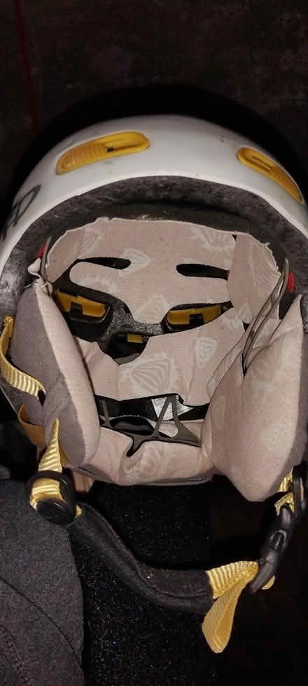 Photo of free childs helmet ski snowboarding (10532) #4