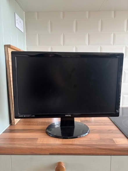 Photo of free External monitor 54cm (Bethnal green E2) #1