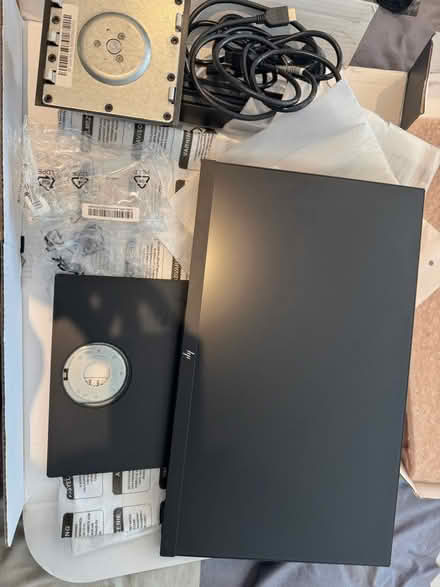 Photo of free HP Z22n G2 21.5'' Monitor (SW11) #1