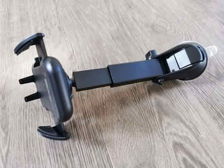 Photo of free Blukar Car Phone Holder with suction cup (Lloyd Park CR0) #2