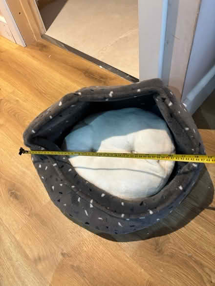 Photo of free Cat bed (Chessington KT9) #3