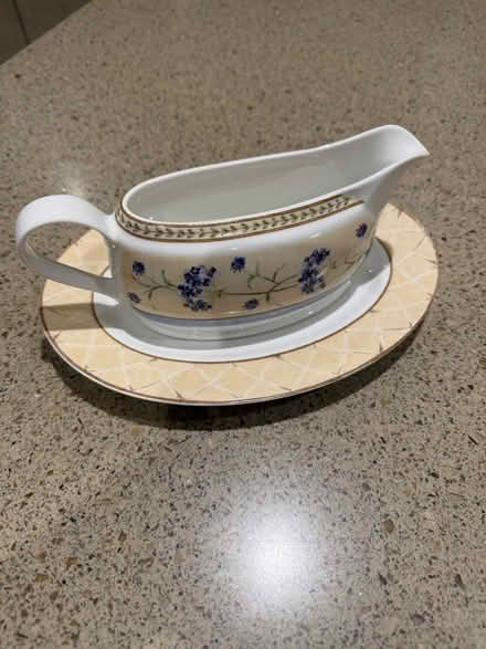 Photo of free Gravy serving dish (BN16 /DQ) #1