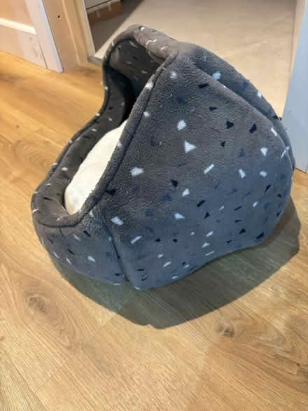 Photo of free Cat bed (Chessington KT9) #2