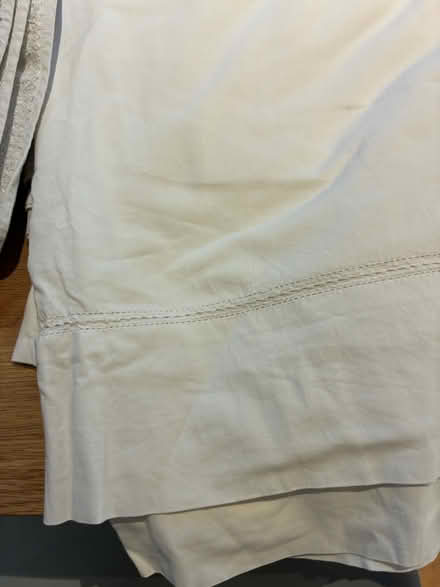 Photo of free Double sheets & bath towels (Homerton E5) #4