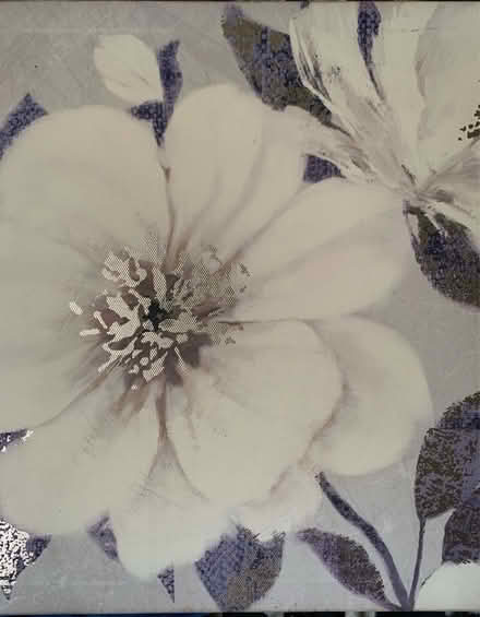 Photo of free Purple/cream flower canvas picture (Slyfield GU1) #2
