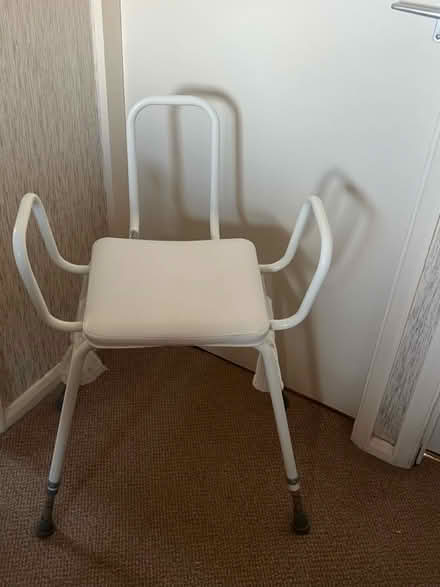 Photo of free Perching stool (Gravesend DA11) #1