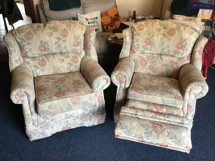 Photo of free 3 seater settee, 1 Armchair and 1 recliner chair ( manual ) (Weston TQ9) #2
