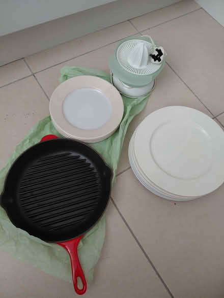 Photo of free Plates, juicer and pan (Brook Green W14) #1