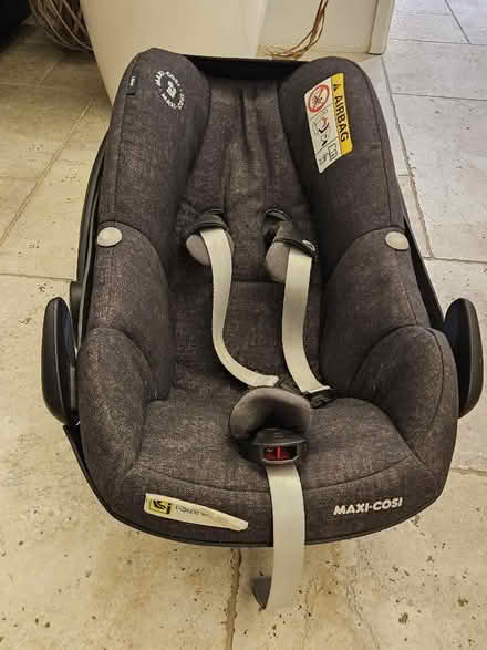 Photo of free Maxi-cosy baby seat (0-12months) (Orwell SG8) #2