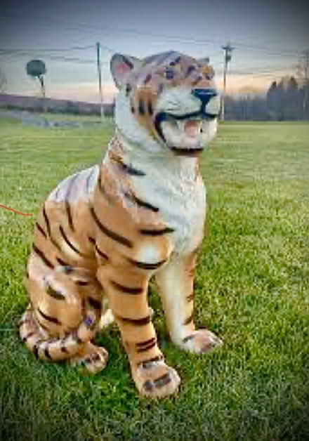 Photo of Tiger statue (08542) #1