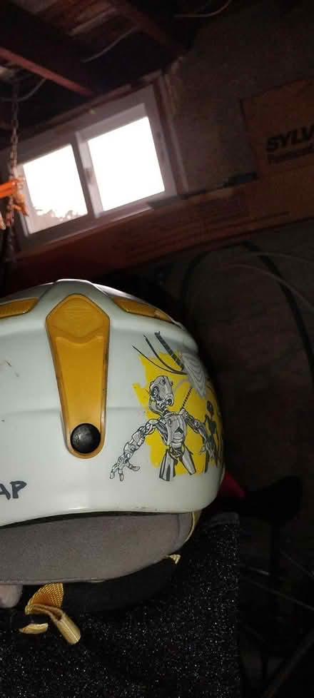 Photo of free childs helmet ski snowboarding (10532) #3