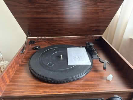 Photo of free Record player/radio (Ferndown BH22) #2