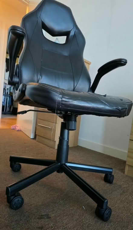 Photo of free Gaming chair (Rotherham S60) #3